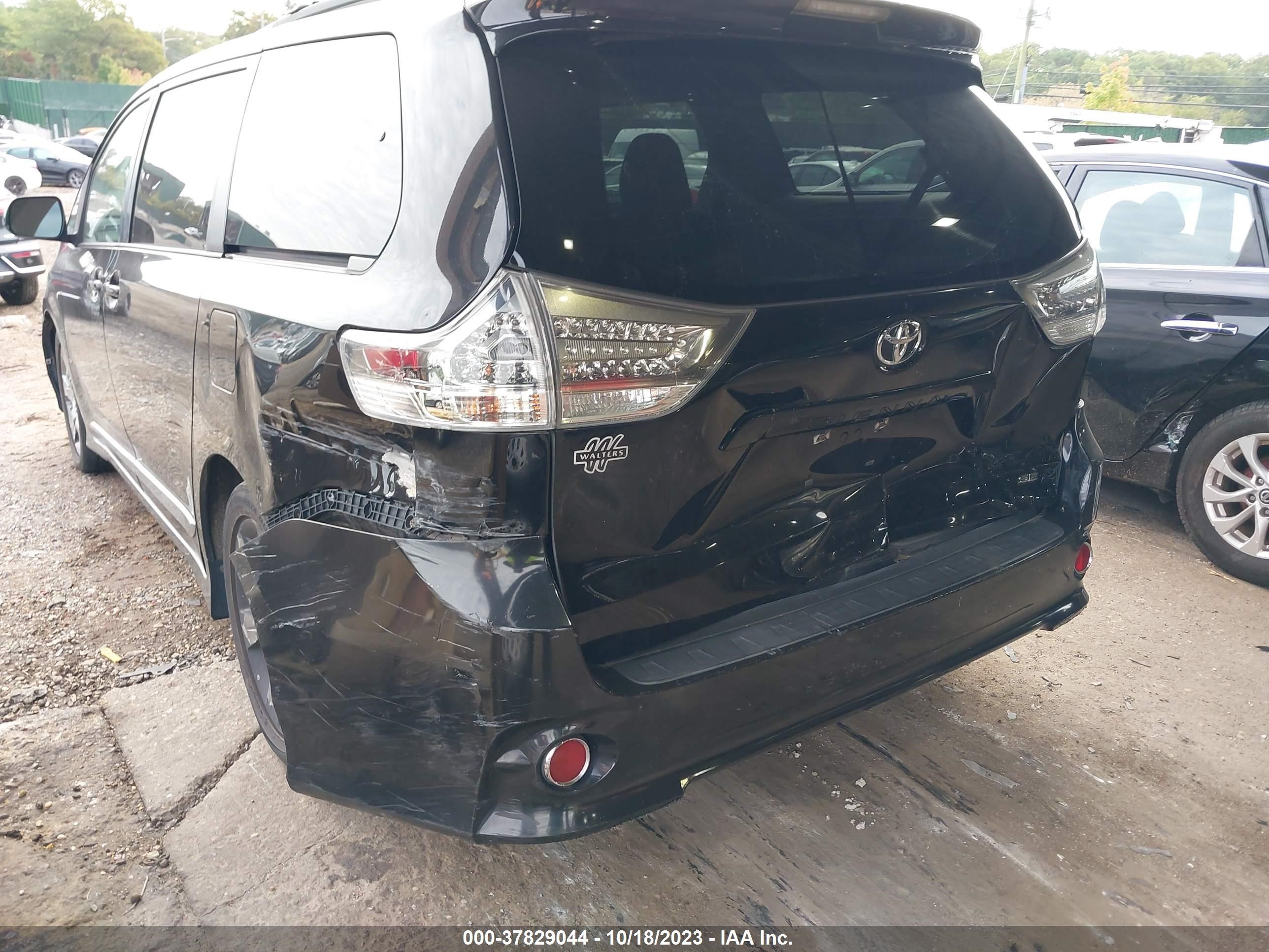 Photo 5 VIN: 5TDXK3DC1BS168471 - TOYOTA SIENNA 