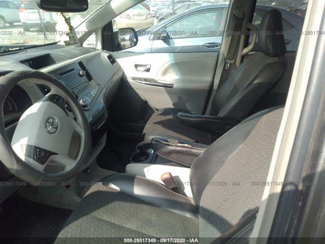 Photo 4 VIN: 5TDXK3DC1CS177818 - TOYOTA SIENNA 