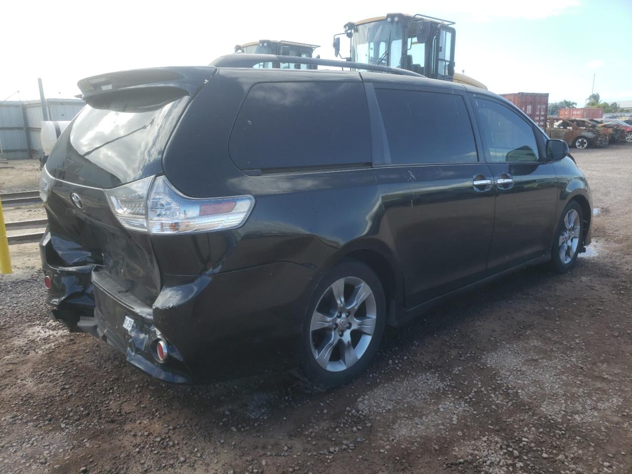 Photo 2 VIN: 5TDXK3DC1ES497370 - TOYOTA SIENNA 