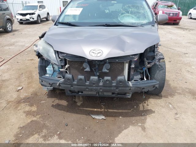 Photo 5 VIN: 5TDXK3DC1ES518234 - TOYOTA SIENNA 