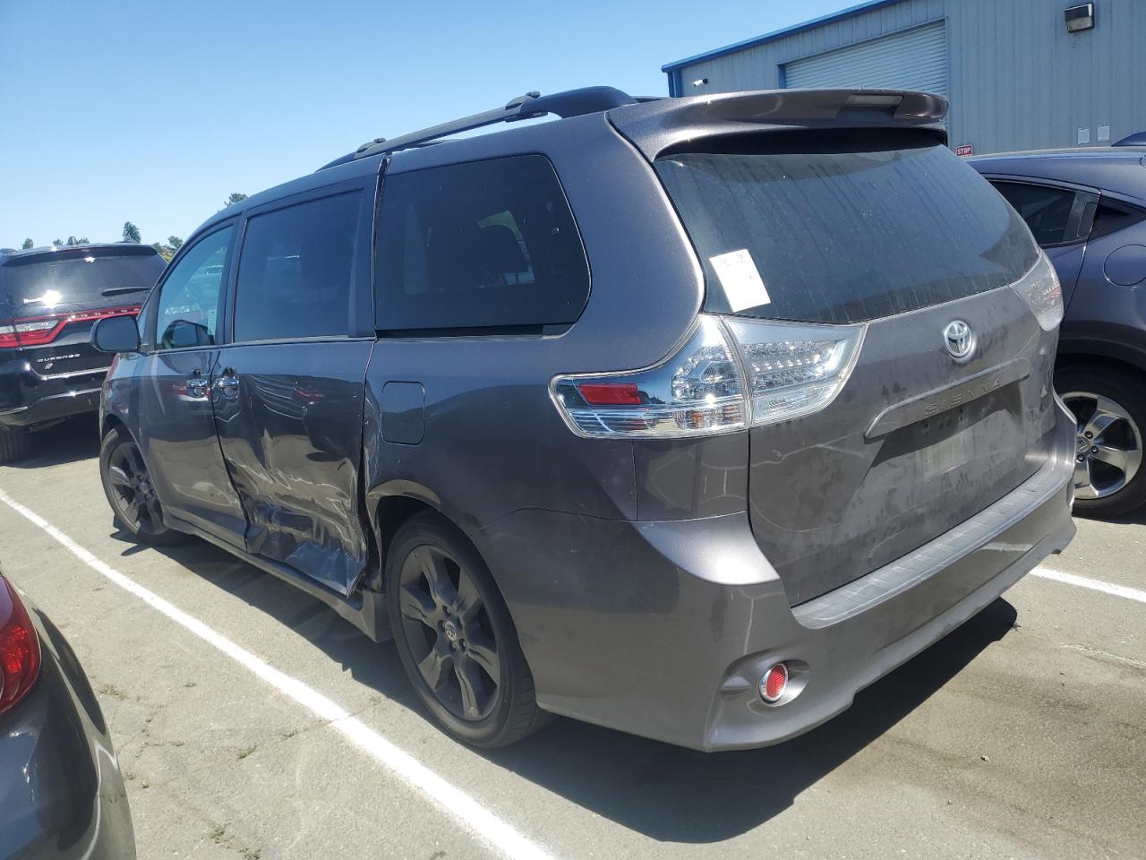 Photo 1 VIN: 5TDXK3DC1GS729890 - TOYOTA SIENNA 