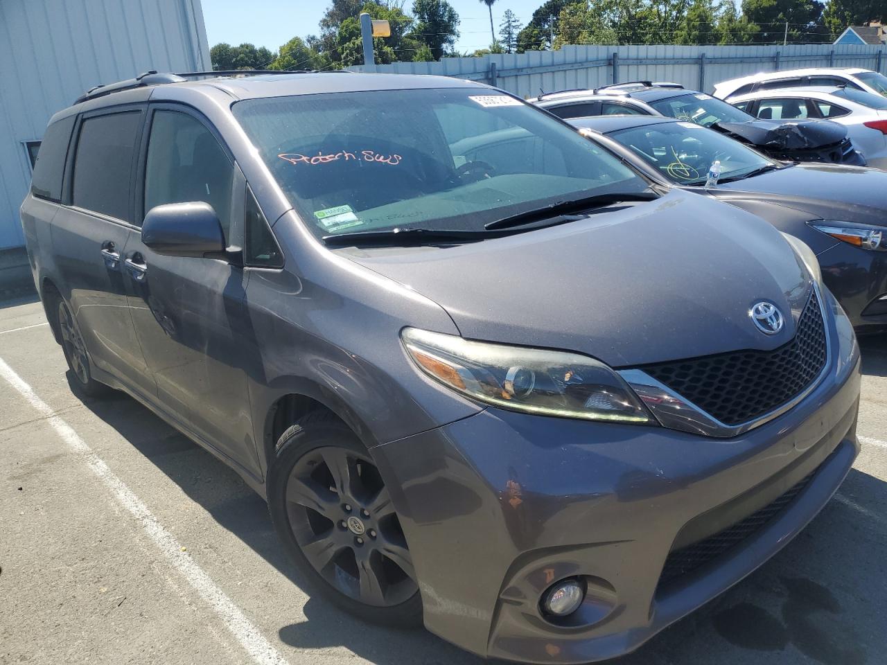 Photo 3 VIN: 5TDXK3DC1GS729890 - TOYOTA SIENNA 