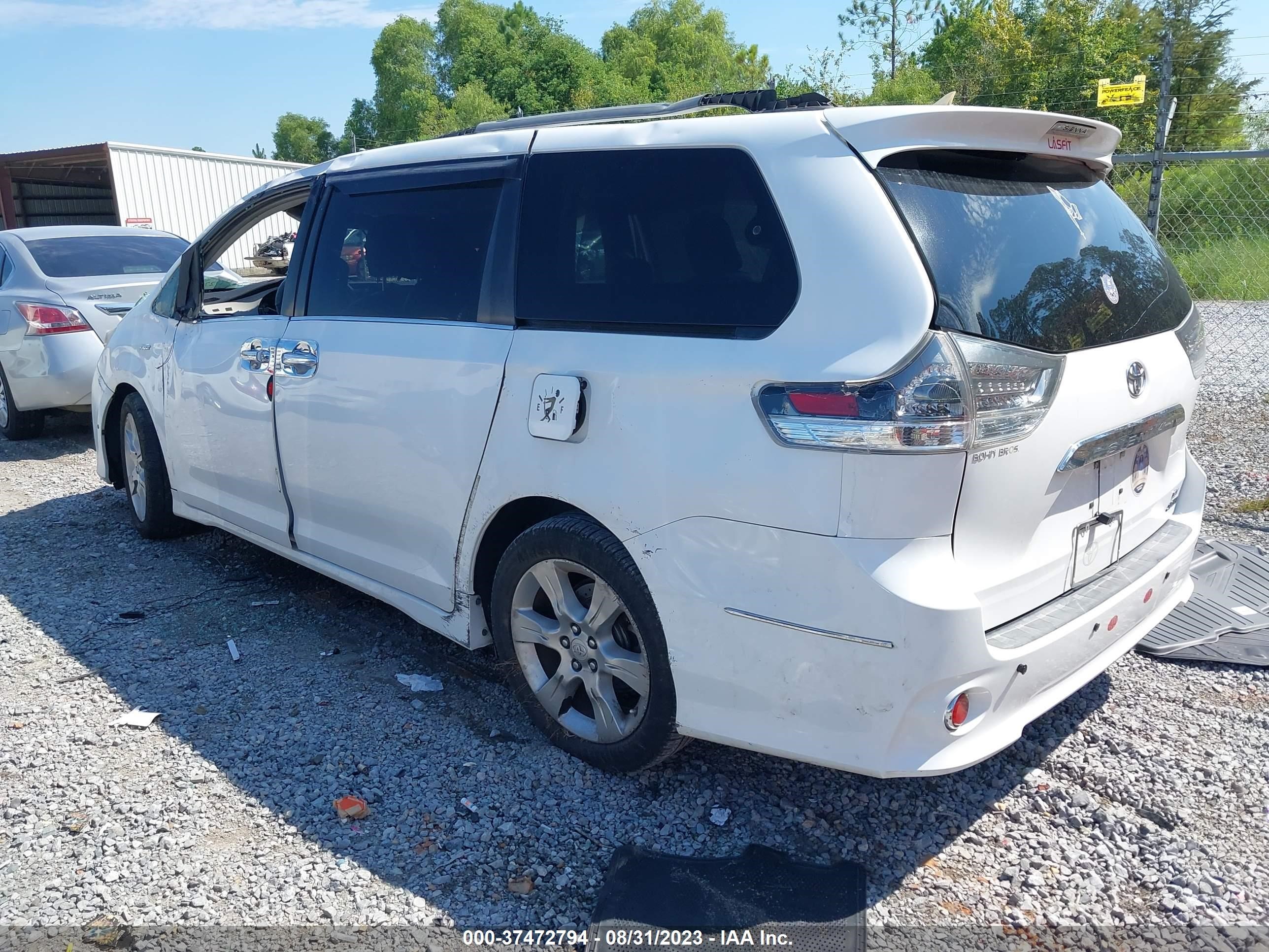 Photo 2 VIN: 5TDXK3DC2BS077659 - TOYOTA SIENNA 