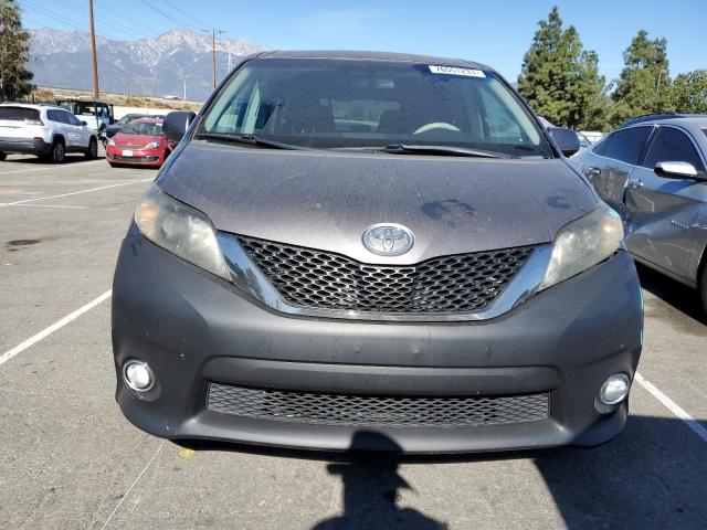 Photo 4 VIN: 5TDXK3DC2BS128612 - TOYOTA SIENNA 