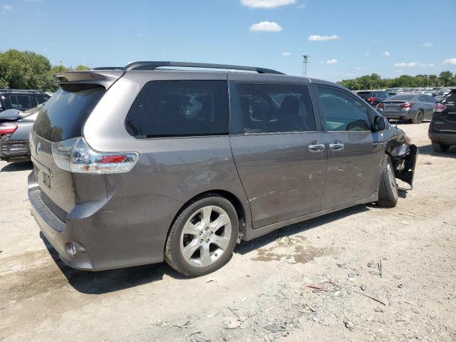 Photo 2 VIN: 5TDXK3DC2DS320230 - TOYOTA SIENNA SPO 