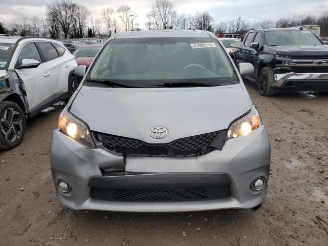 Photo 4 VIN: 5TDXK3DC2DS390164 - TOYOTA SIENNA SPO 