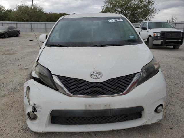 Photo 4 VIN: 5TDXK3DC2ES411015 - TOYOTA SIENNA SPO 