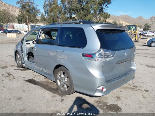 Photo 2 VIN: 5TDXK3DC2ES415436 - TOYOTA SIENNA 