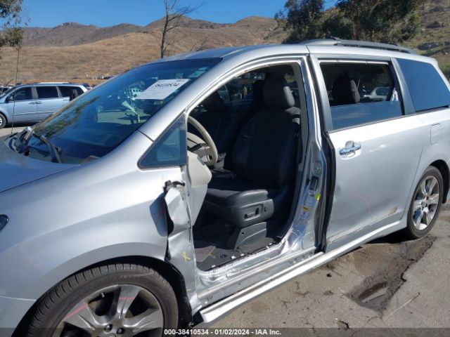 Photo 5 VIN: 5TDXK3DC2ES415436 - TOYOTA SIENNA 