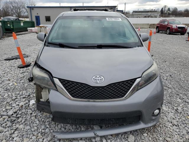 Photo 4 VIN: 5TDXK3DC2GS724049 - TOYOTA SIENNA SE 