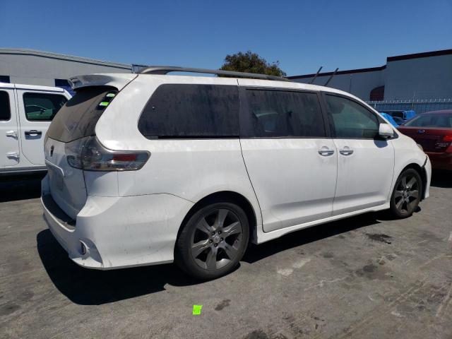 Photo 2 VIN: 5TDXK3DC2GS740509 - TOYOTA SIENNA 