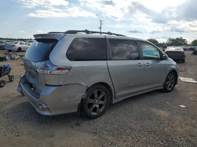 Photo 2 VIN: 5TDXK3DC2GS764079 - TOYOTA SIENNA 