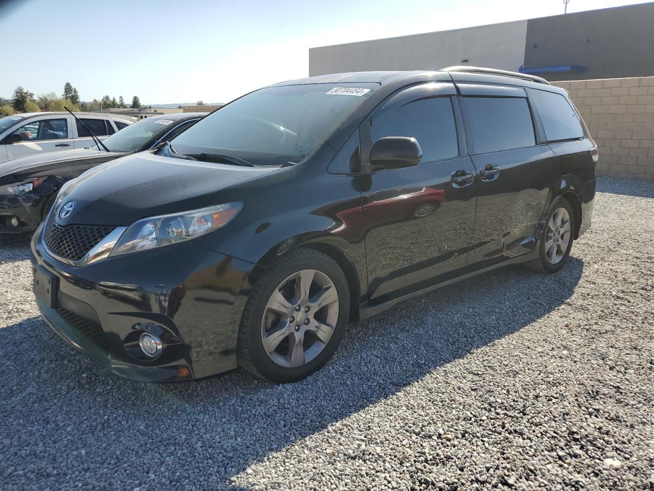 Photo 0 VIN: 5TDXK3DC3BS163157 - TOYOTA SIENNA 