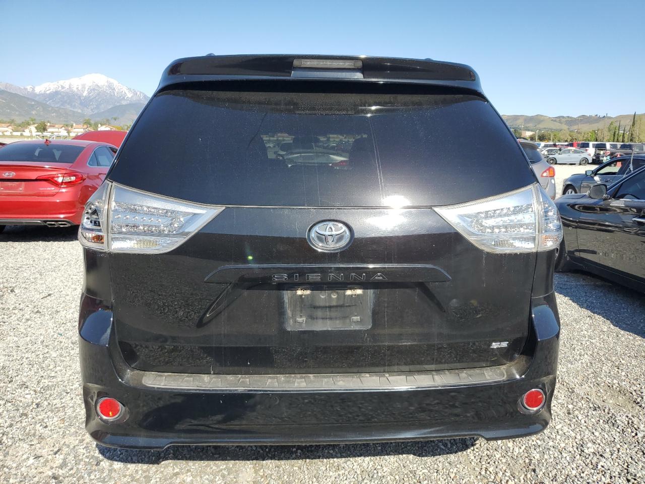 Photo 5 VIN: 5TDXK3DC3BS163157 - TOYOTA SIENNA 