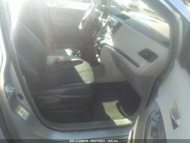 Photo 4 VIN: 5TDXK3DC3CS230342 - TOYOTA SIENNA 