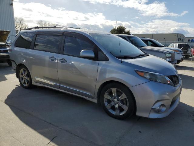 Photo 3 VIN: 5TDXK3DC3CS233855 - TOYOTA SIENNA SPO 