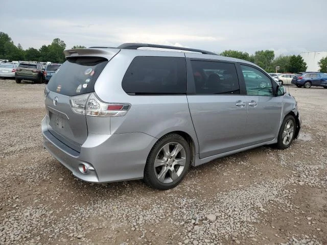 Photo 2 VIN: 5TDXK3DC3DS321886 - TOYOTA SIENNA SPO 