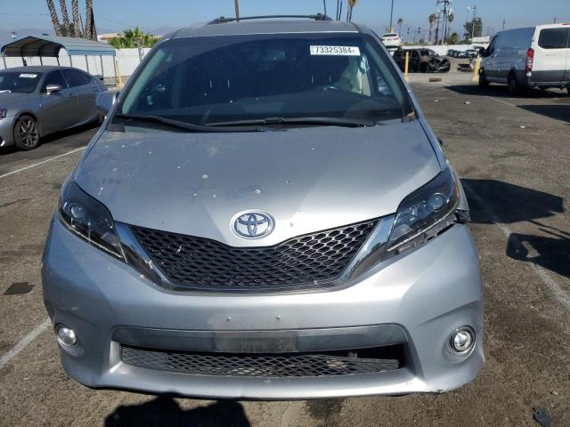 Photo 4 VIN: 5TDXK3DC3FS607885 - TOYOTA SIENNA SPO 