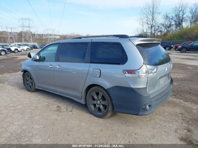 Photo 2 VIN: 5TDXK3DC3FS668931 - TOYOTA SIENNA 