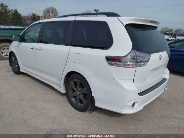 Photo 2 VIN: 5TDXK3DC3GS746304 - TOYOTA SIENNA 