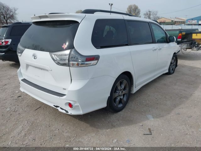 Photo 3 VIN: 5TDXK3DC3GS746304 - TOYOTA SIENNA 