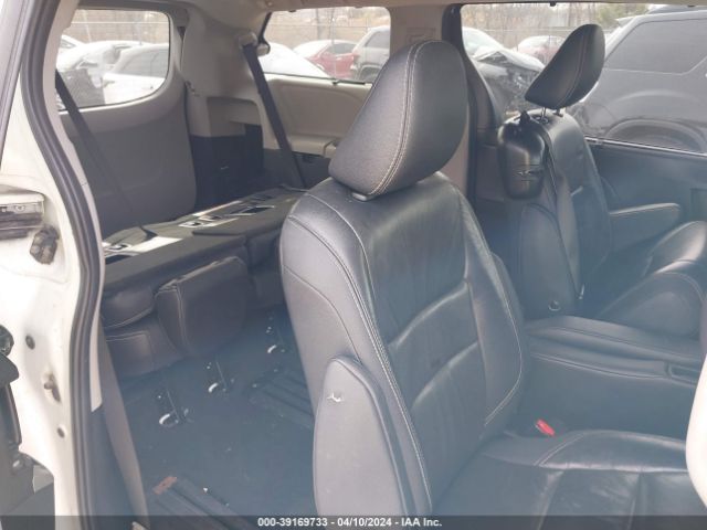 Photo 7 VIN: 5TDXK3DC3GS746304 - TOYOTA SIENNA 