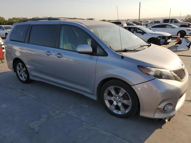 Photo 3 VIN: 5TDXK3DC4CS176291 - TOYOTA SIENNA SPO 