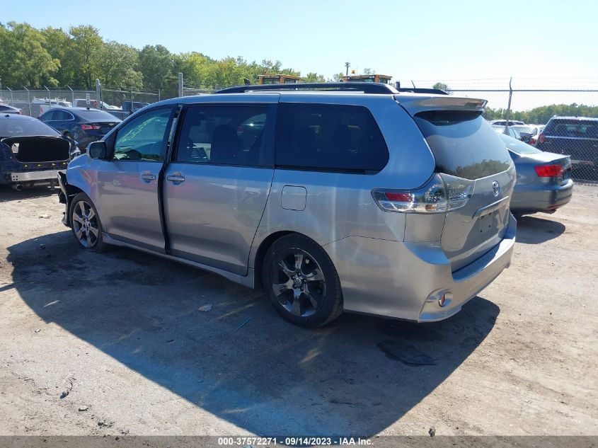 Photo 2 VIN: 5TDXK3DC4CS235324 - TOYOTA SIENNA 