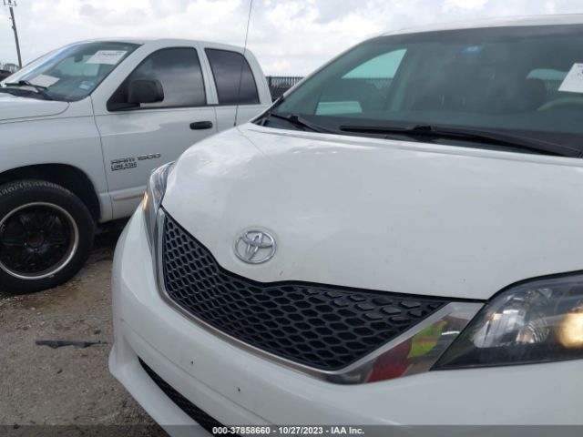 Photo 5 VIN: 5TDXK3DC4DS340740 - TOYOTA SIENNA 