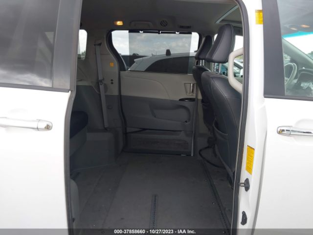 Photo 7 VIN: 5TDXK3DC4DS340740 - TOYOTA SIENNA 