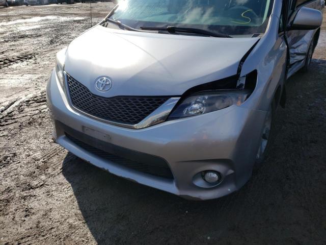 Photo 9 VIN: 5TDXK3DC4DS383040 - TOYOTA SIENNA SPO 