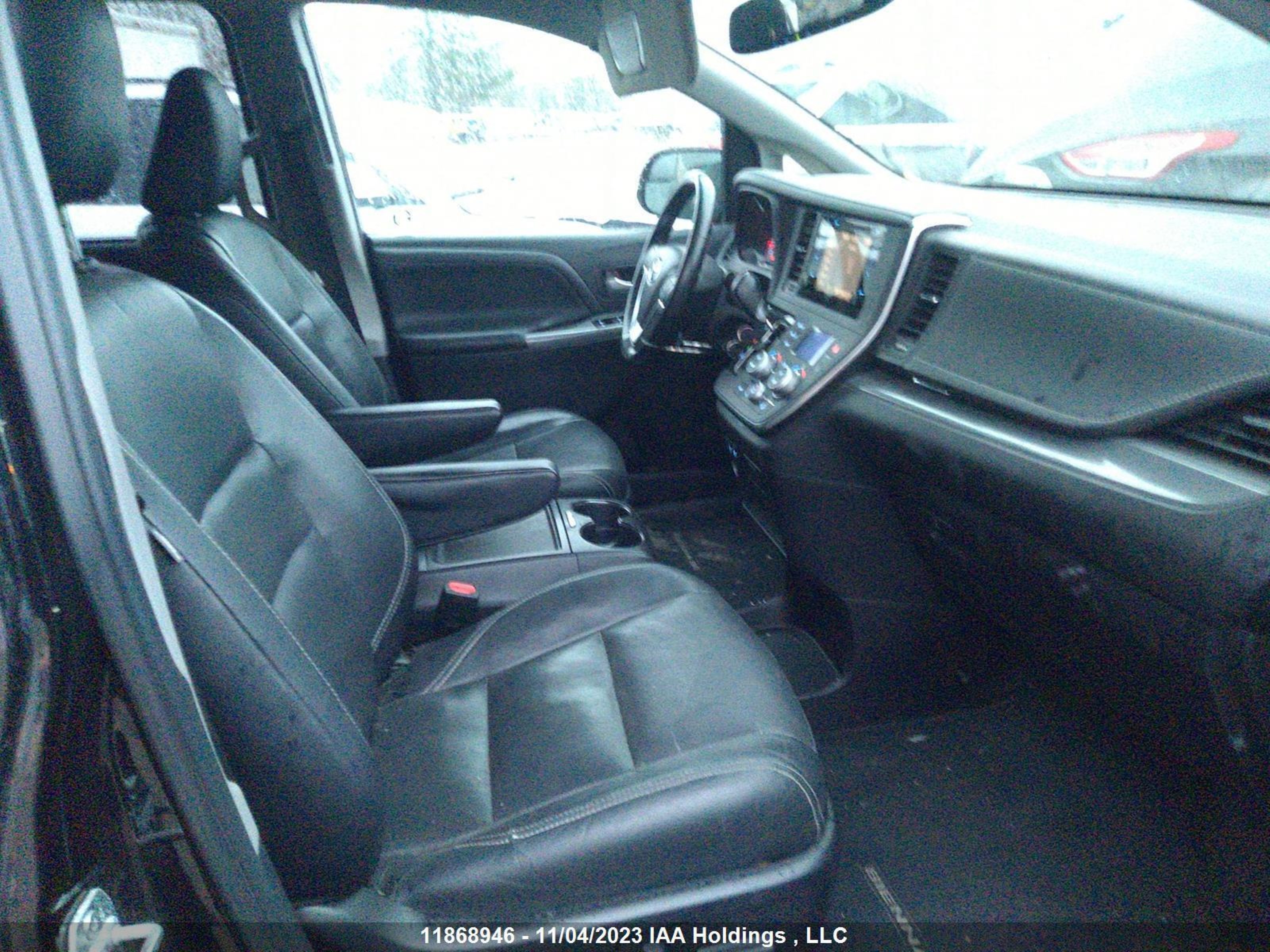 Photo 4 VIN: 5TDXK3DC4FS576131 - TOYOTA SIENNA 