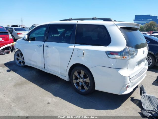 Photo 2 VIN: 5TDXK3DC4FS659882 - TOYOTA SIENNA 