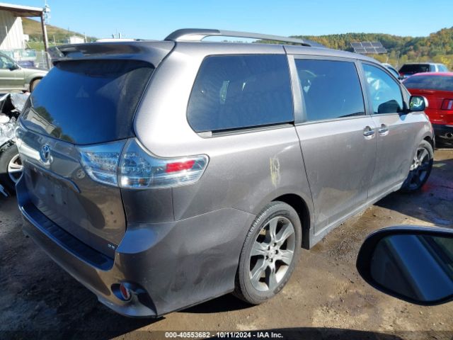 Photo 3 VIN: 5TDXK3DC4GS737336 - TOYOTA SIENNA 