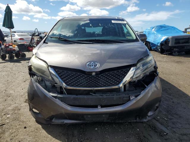 Photo 4 VIN: 5TDXK3DC4GS760115 - TOYOTA SIENNA 