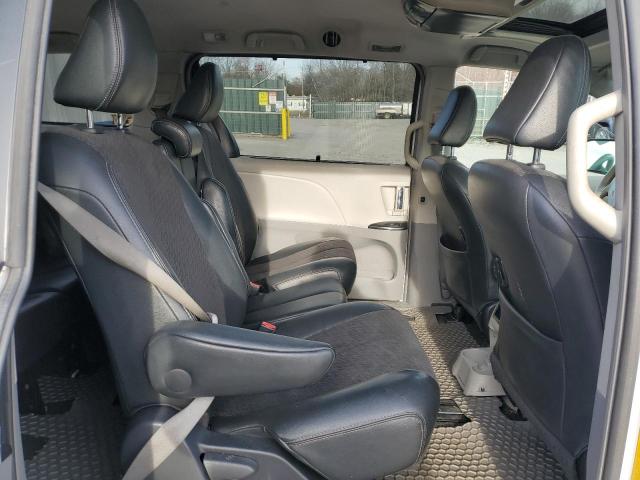 Photo 10 VIN: 5TDXK3DC5BS091121 - TOYOTA SIENNA 