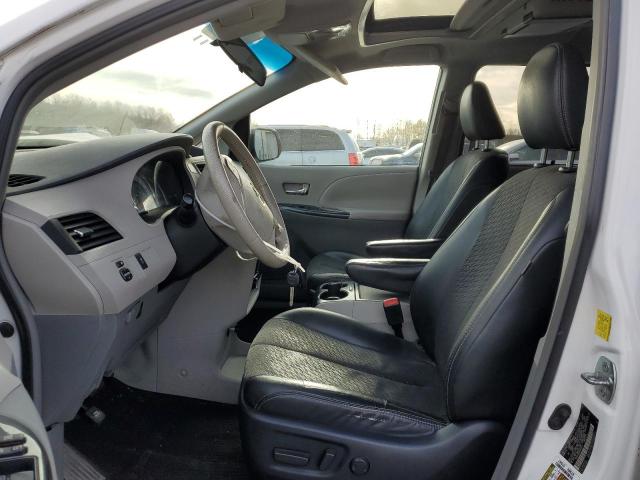 Photo 6 VIN: 5TDXK3DC5BS091121 - TOYOTA SIENNA 