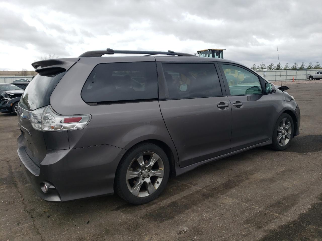 Photo 2 VIN: 5TDXK3DC5CS190619 - TOYOTA SIENNA 