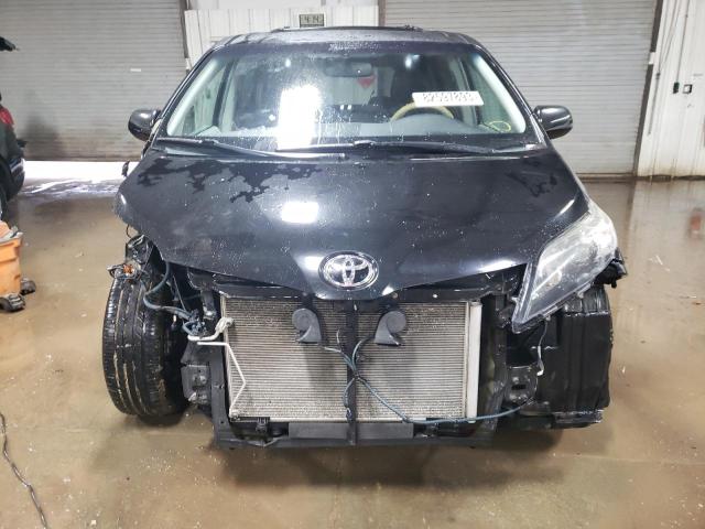 Photo 4 VIN: 5TDXK3DC5CS258806 - TOYOTA SIENNA 