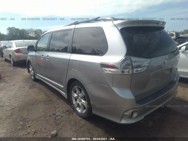 Photo 2 VIN: 5TDXK3DC5CS268865 - TOYOTA SIENNA 