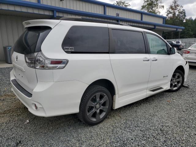 Photo 2 VIN: 5TDXK3DC5ES450763 - TOYOTA SIENNA SPO 