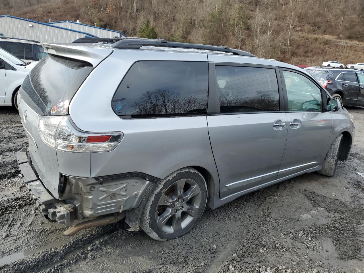 Photo 2 VIN: 5TDXK3DC5ES474593 - TOYOTA SIENNA 