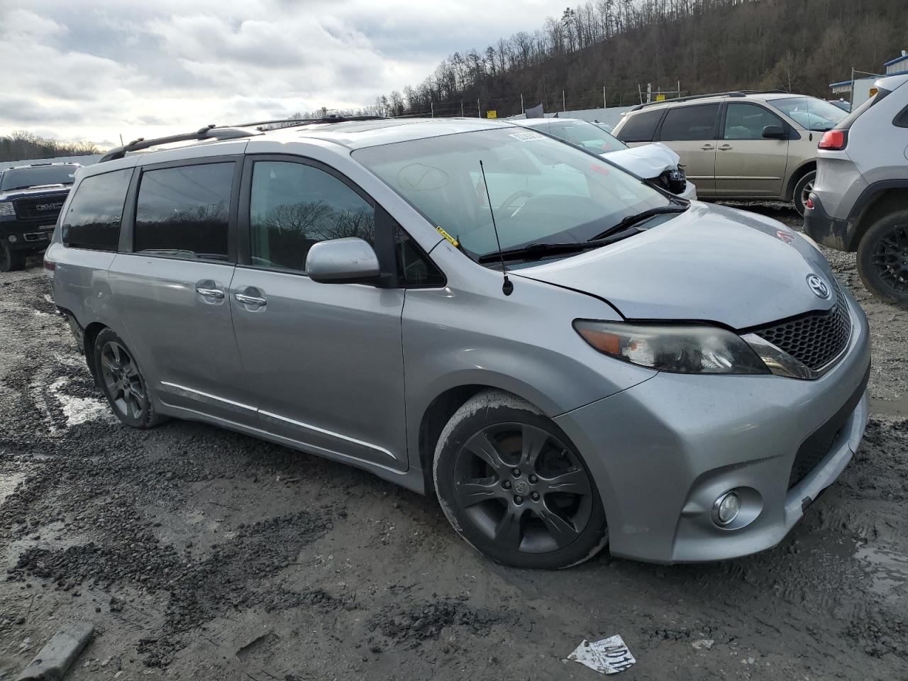 Photo 3 VIN: 5TDXK3DC5ES474593 - TOYOTA SIENNA 