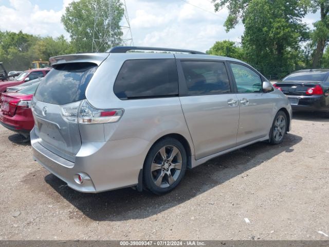 Photo 3 VIN: 5TDXK3DC5GS707763 - TOYOTA SIENNA 