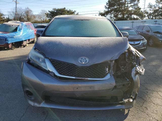 Photo 4 VIN: 5TDXK3DC5GS733733 - TOYOTA SIENNA SE 