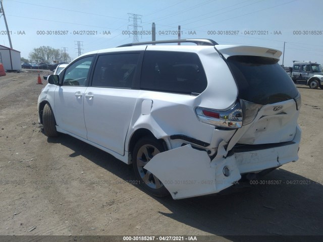 Photo 2 VIN: 5TDXK3DC6BS120450 - TOYOTA SIENNA 