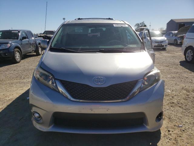 Photo 4 VIN: 5TDXK3DC6CS198552 - TOYOTA SIENNA 