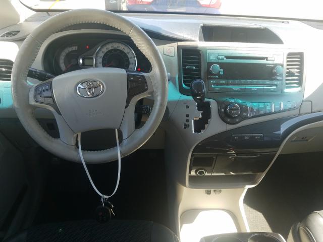 Photo 8 VIN: 5TDXK3DC6DS310123 - TOYOTA SIENNA SPO 