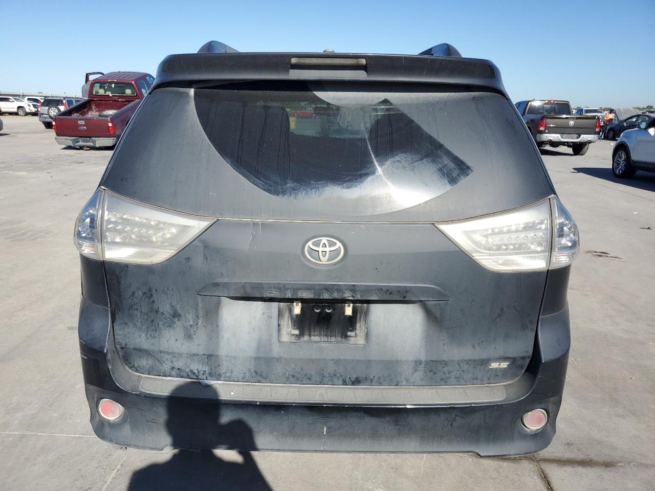 Photo 5 VIN: 5TDXK3DC6GS733174 - TOYOTA SIENNA 