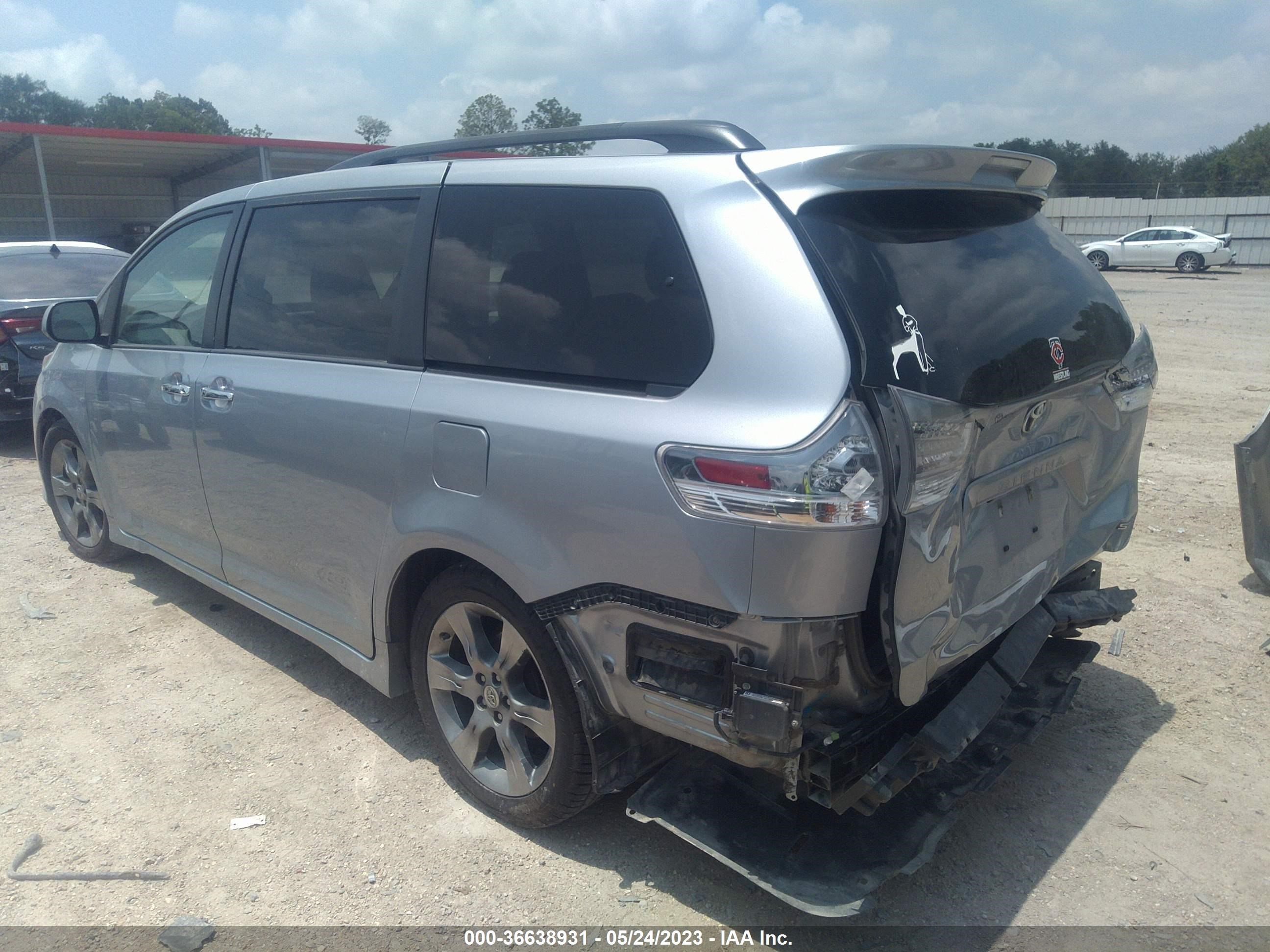 Photo 2 VIN: 5TDXK3DC7ES497342 - TOYOTA SIENNA 